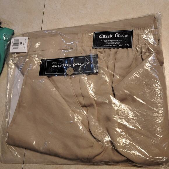 Lot of 2 Alfred Dunner Studio Capri Pants 18P Classic Fit Green Tan New With Tag - Picture 16 of 16
